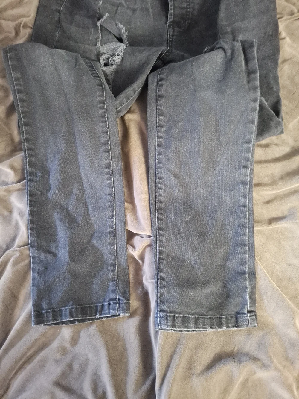 Men's Distressed Black Ripped Jeans