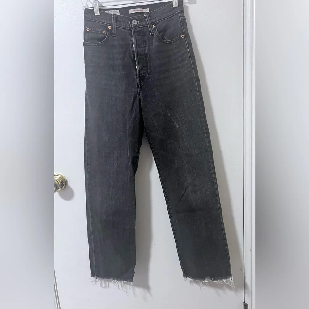 Levi's Straight Leg Women's Jeans in Washed Black