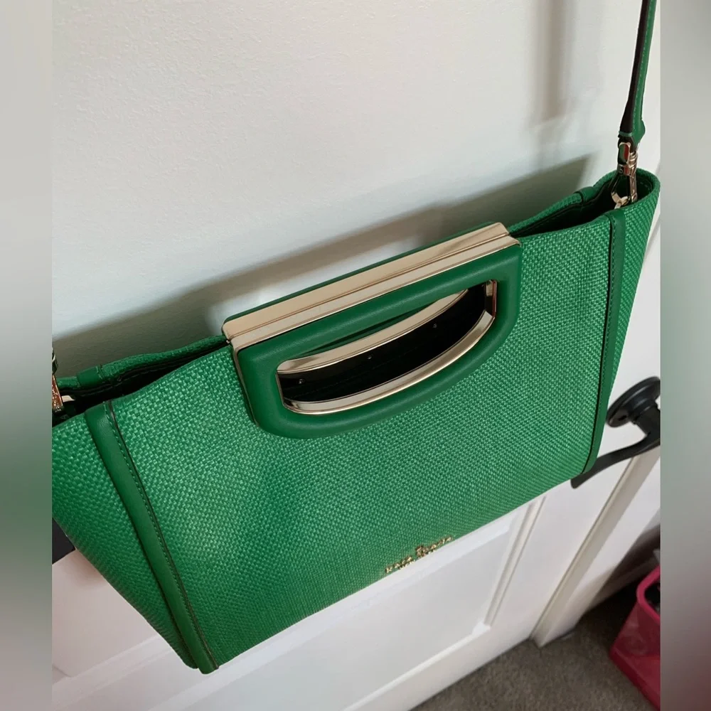 kate spade reposhing this