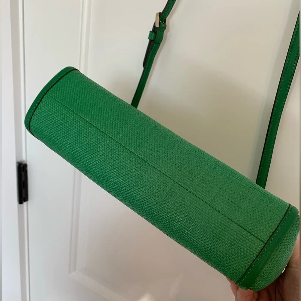 kate spade reposhing this