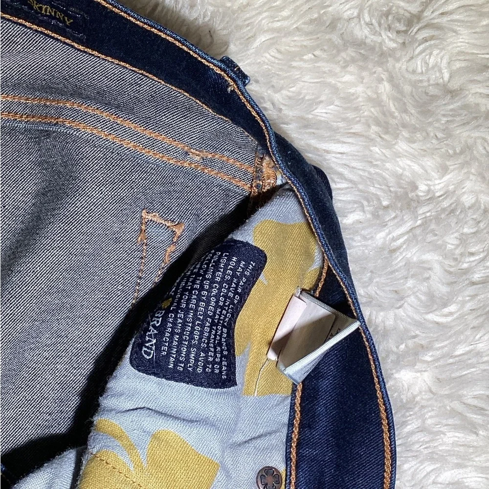 Lucky Brand stylish versatile