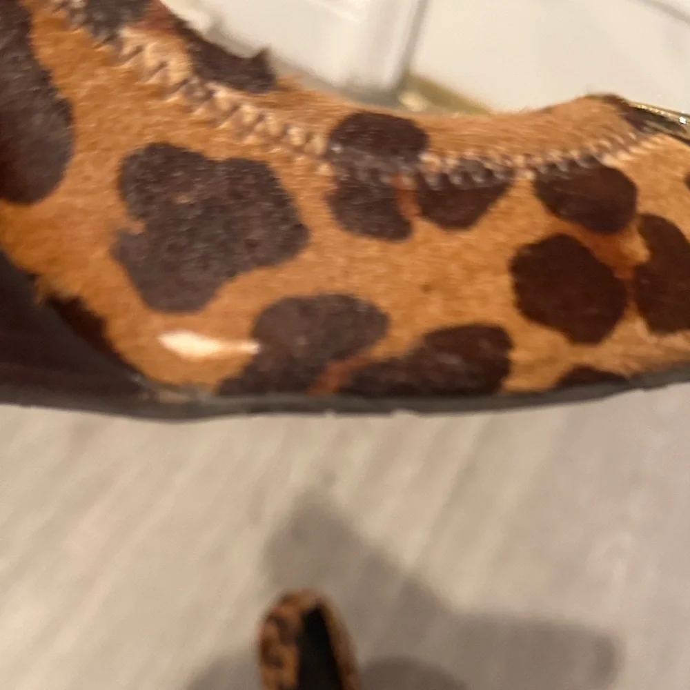 Tory Burch elegant leopard