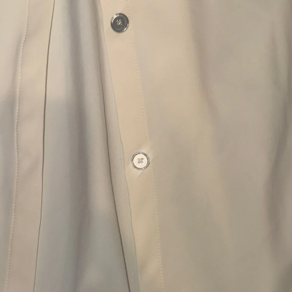 Women’s Lululemon Cream Button-Up Jacket