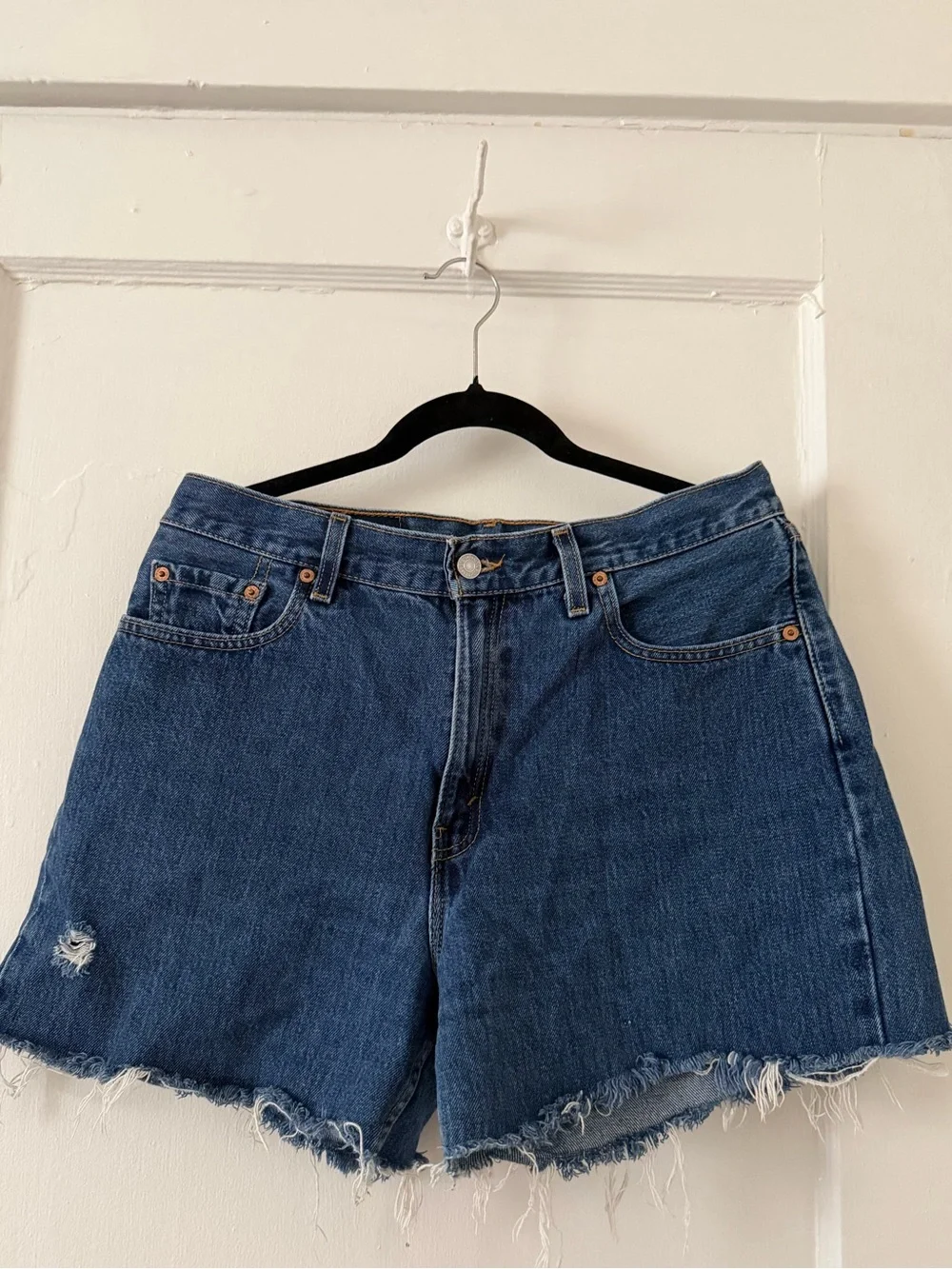 Levi’s Women 560 Denim Short | Dark Blue Wash | Raw Hem | Size 12