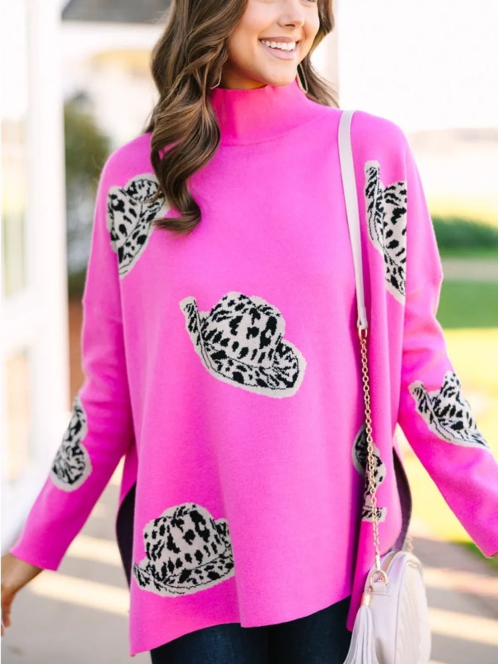 entro Women’s Large Sweater Bright Pink Mock Neck Animal Print Cowboy Hats NWT