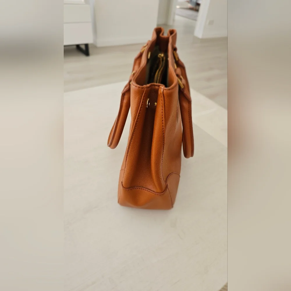 Tory Burch smooth cognac