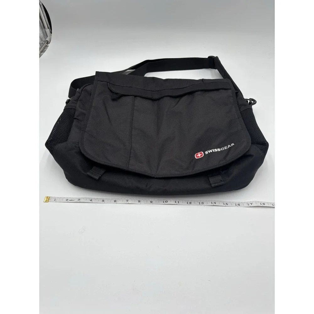 SwissGear black messenger