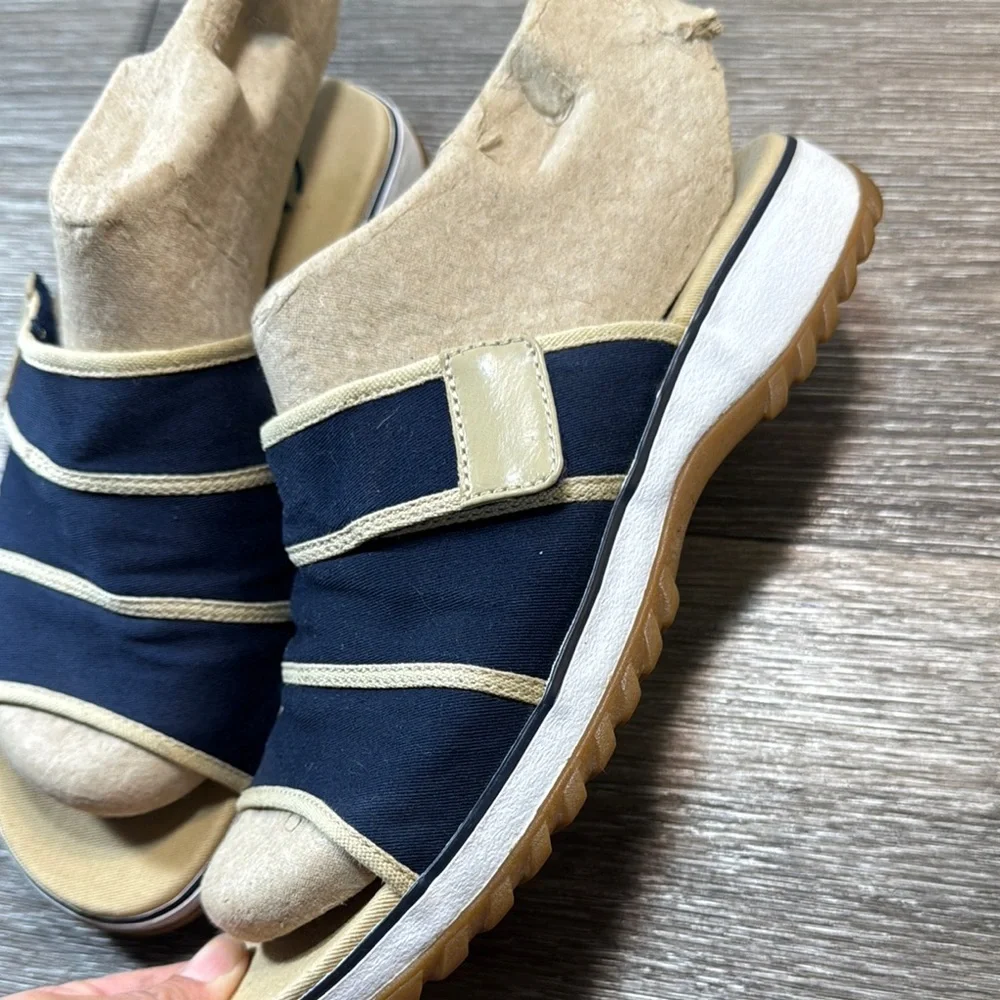 Clarks stylish navy