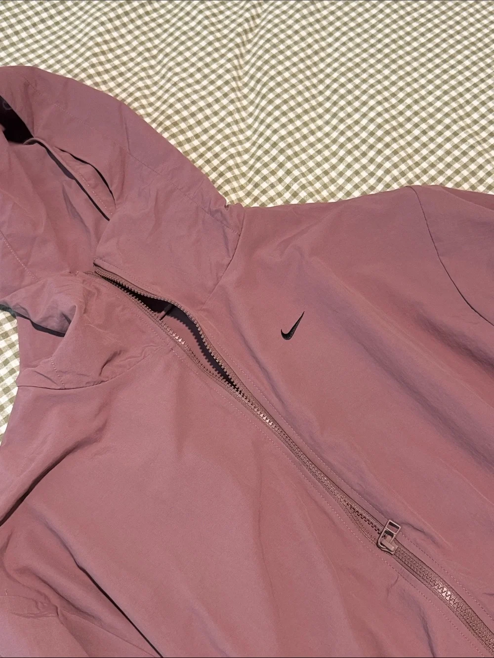 Nike dusty casual shape