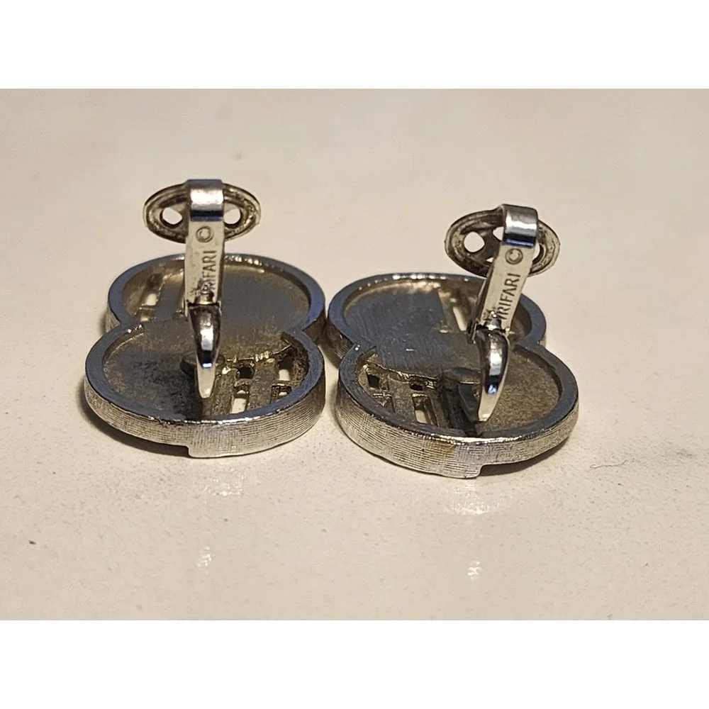 Trifari vintage crown