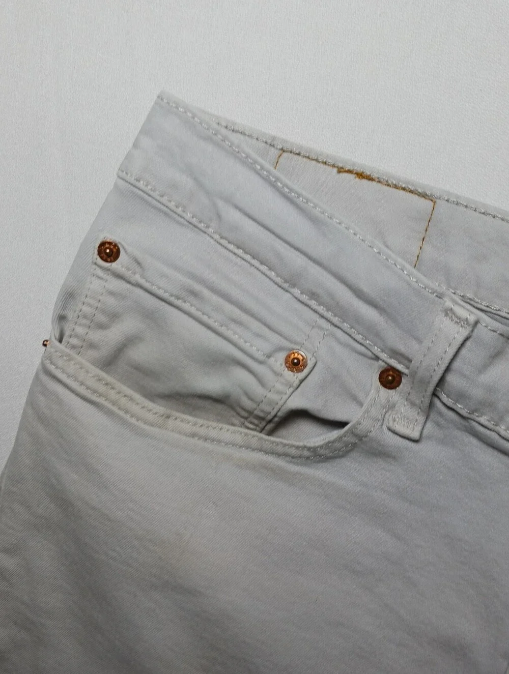 Levis straight fit