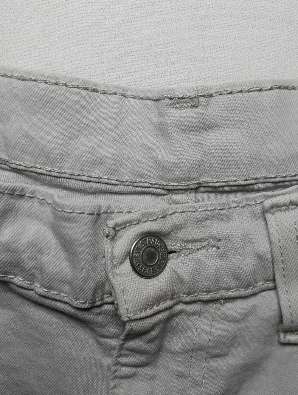 Levis straight fit