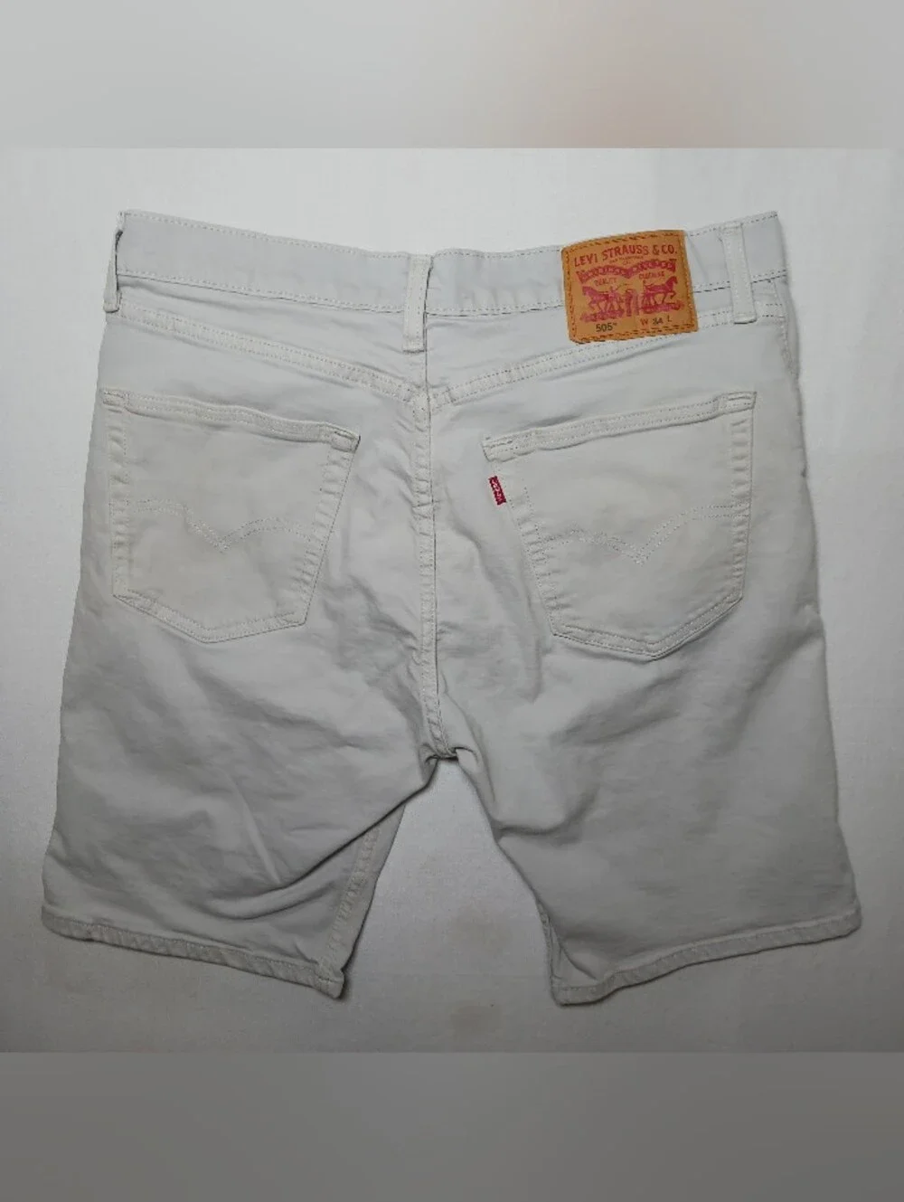Levis straight fit