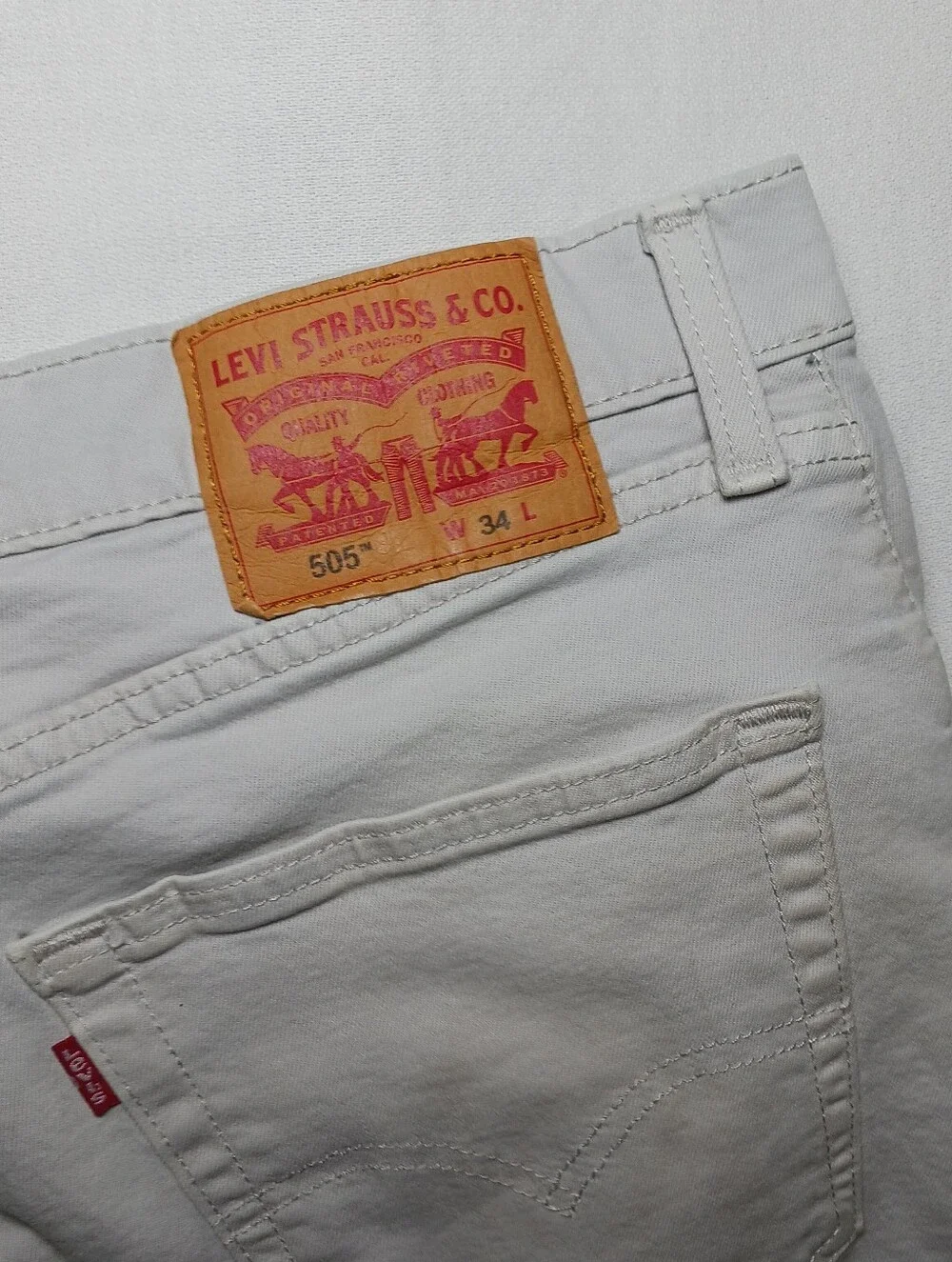 Levis straight fit