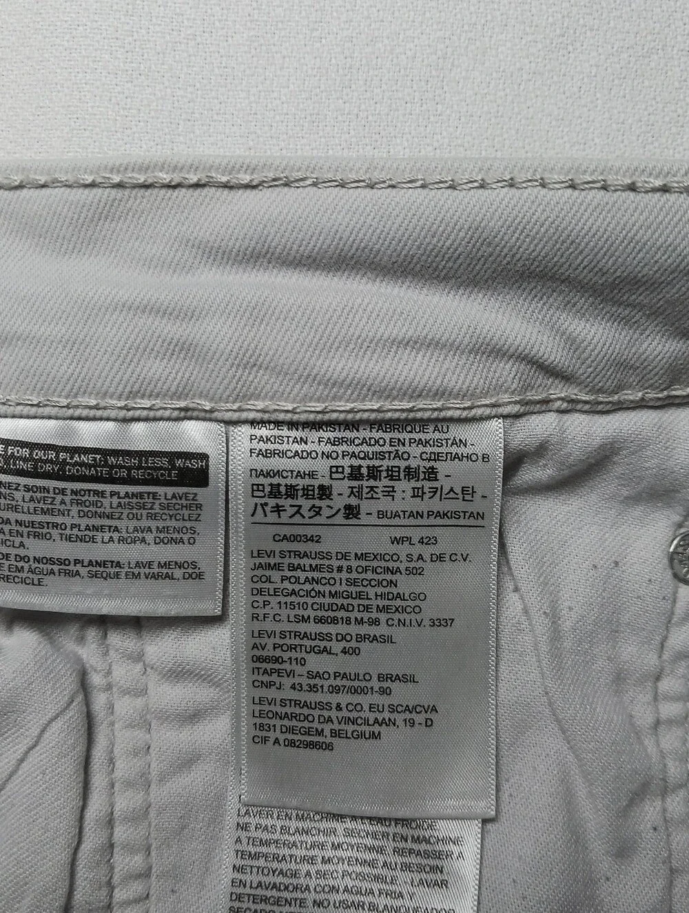 Levis straight fit