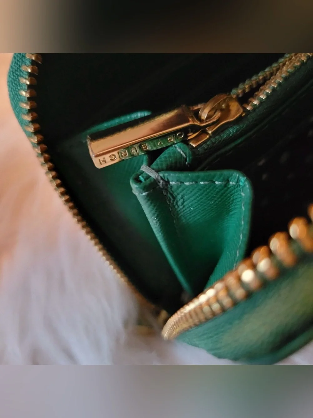 Tory Burch Emerald Green Zip-Around Continental Wallet with Gold Logo