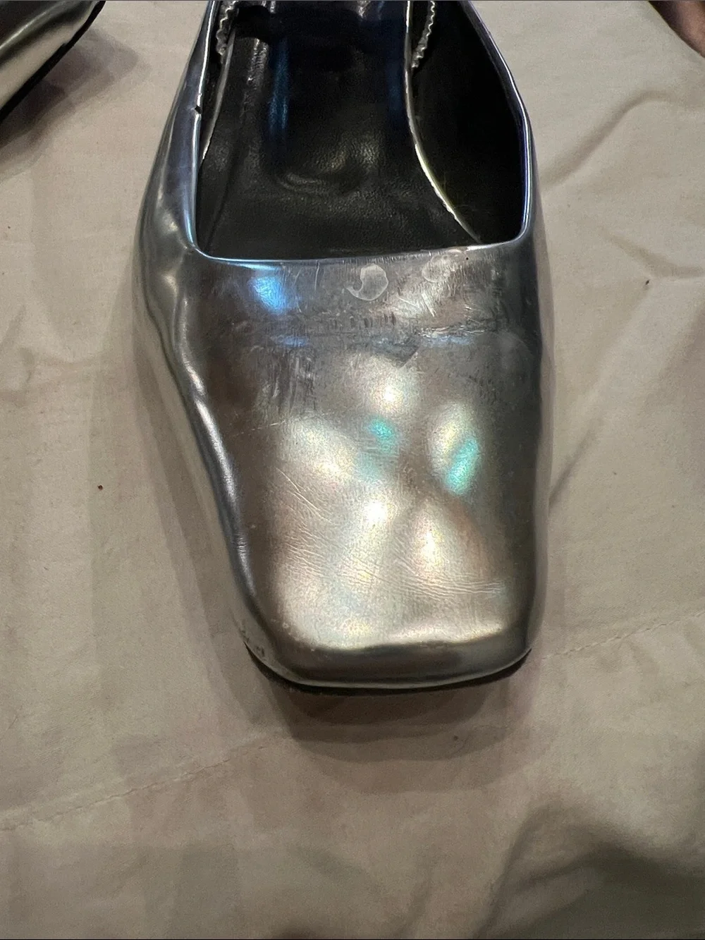 M Gemi sleek metallic