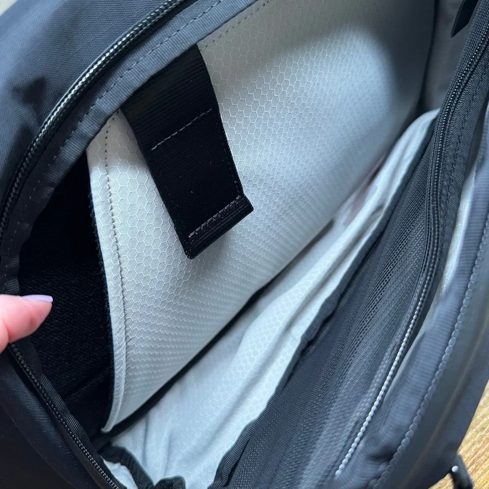 Alpaka metro crossbody