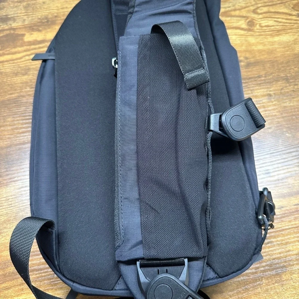Alpaka metro crossbody