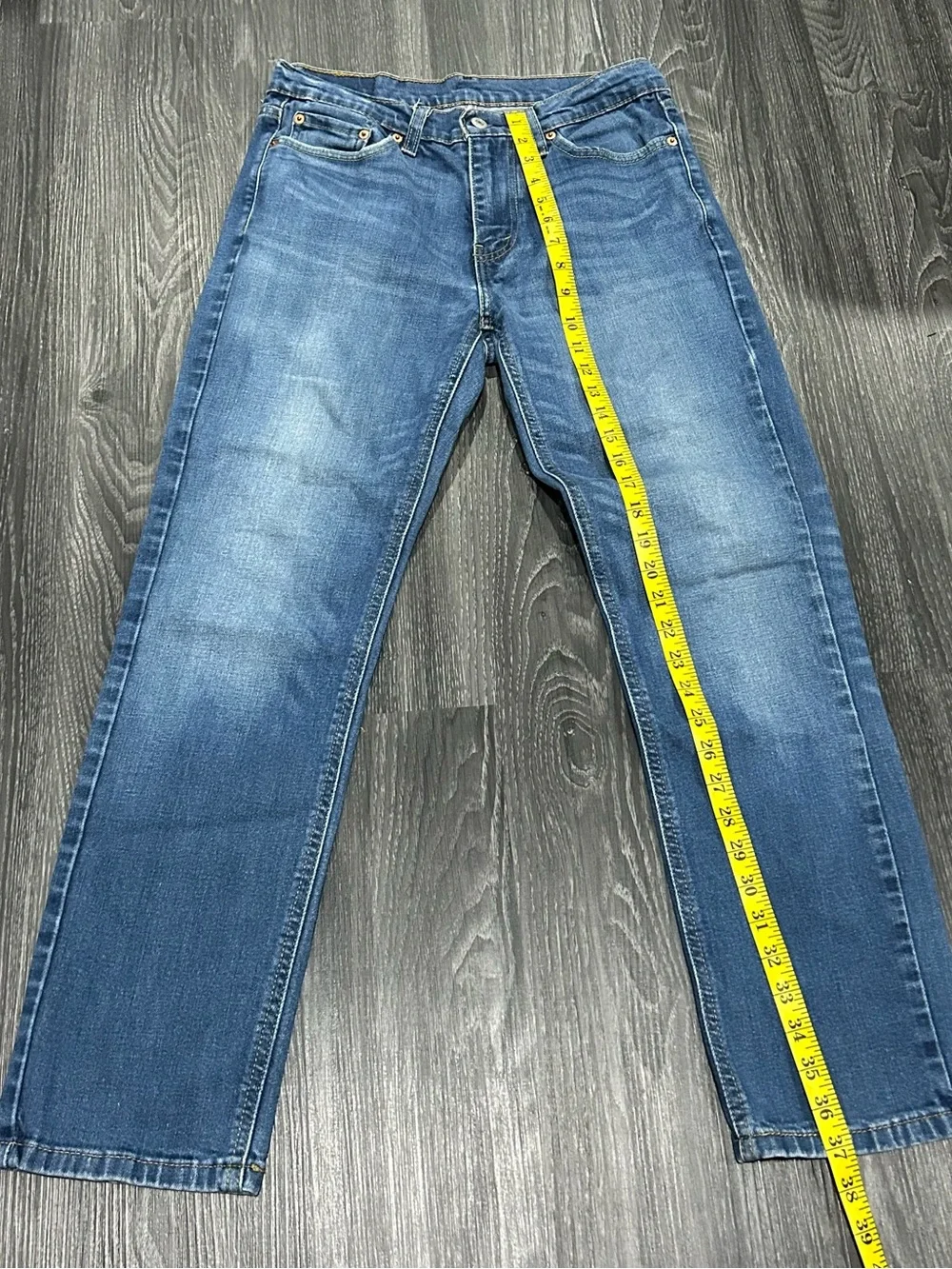 Levis straight leg