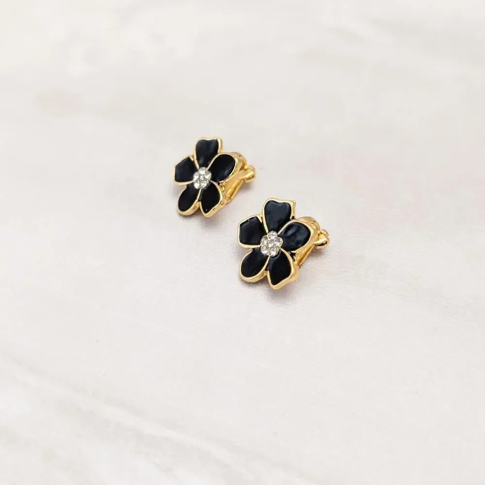 Unbranded black enamel