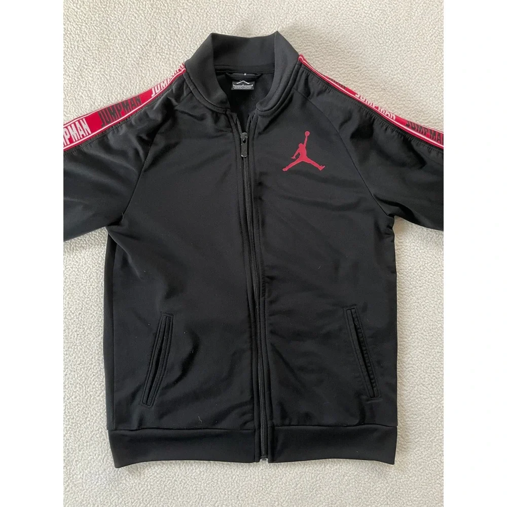 Jordan features pit