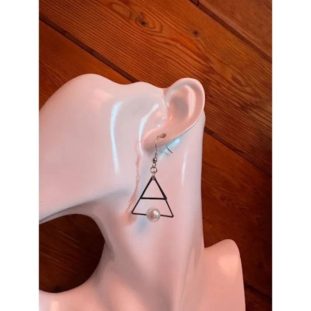 Handcrafted double triangle