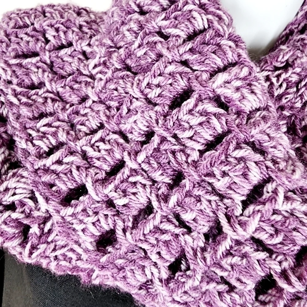 HAND KNITTED SCARF