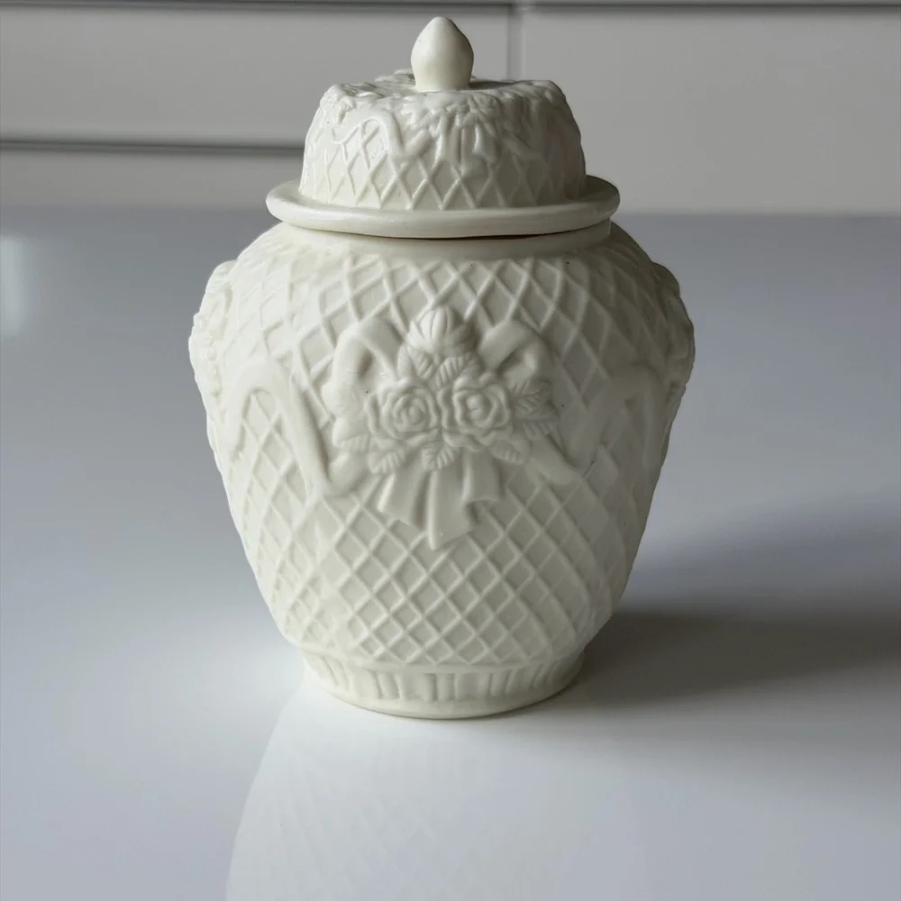 Hermitage Pottery vintage elegant