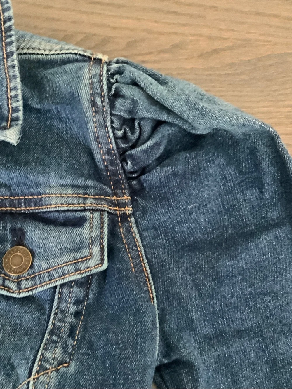 GAP button up