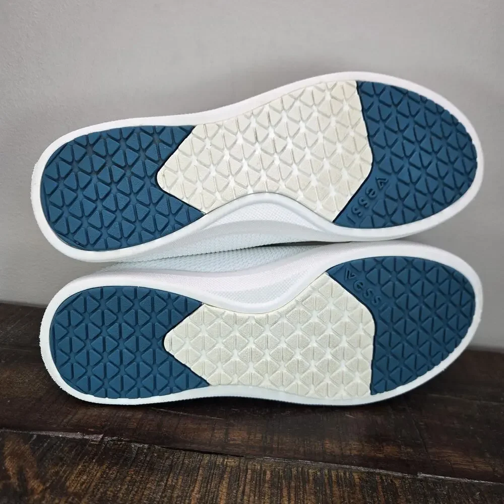 Vessi weekend sneaker