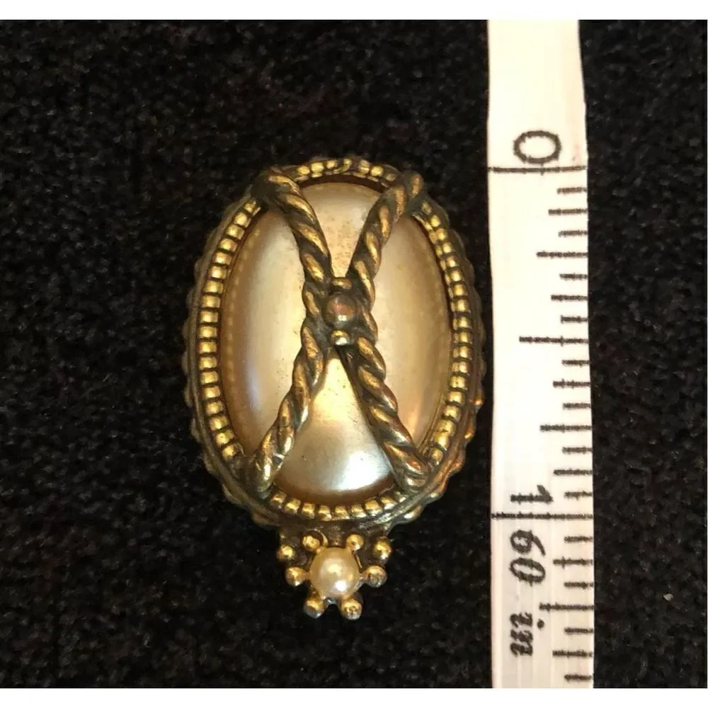 REGAL one earrings are