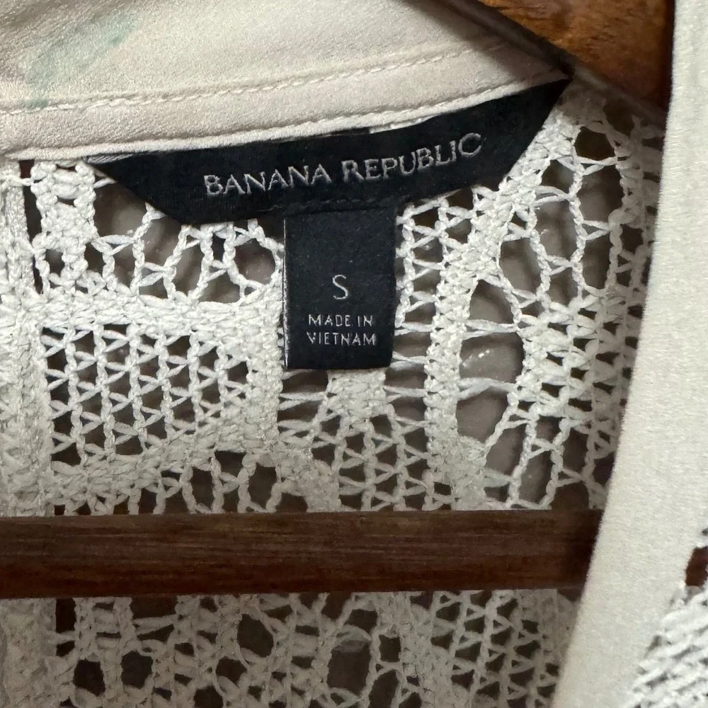 Banana Republic intricate geometric