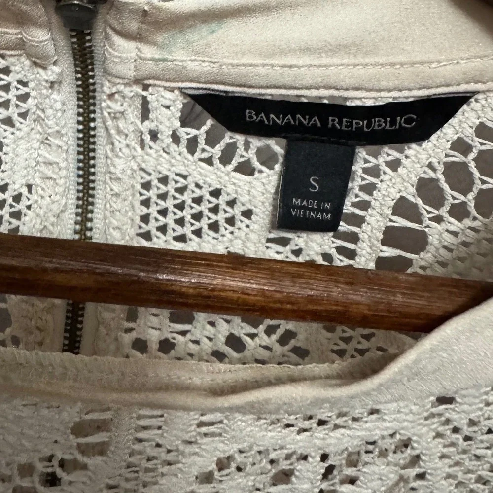 Banana Republic intricate geometric