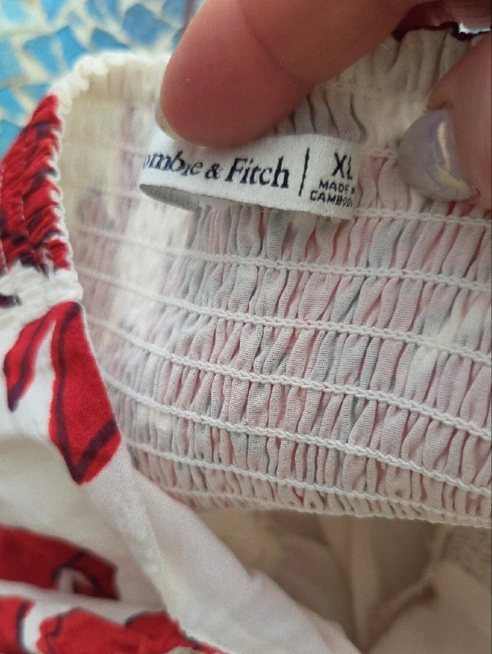 Abercrombie & Fitch off shoulder
