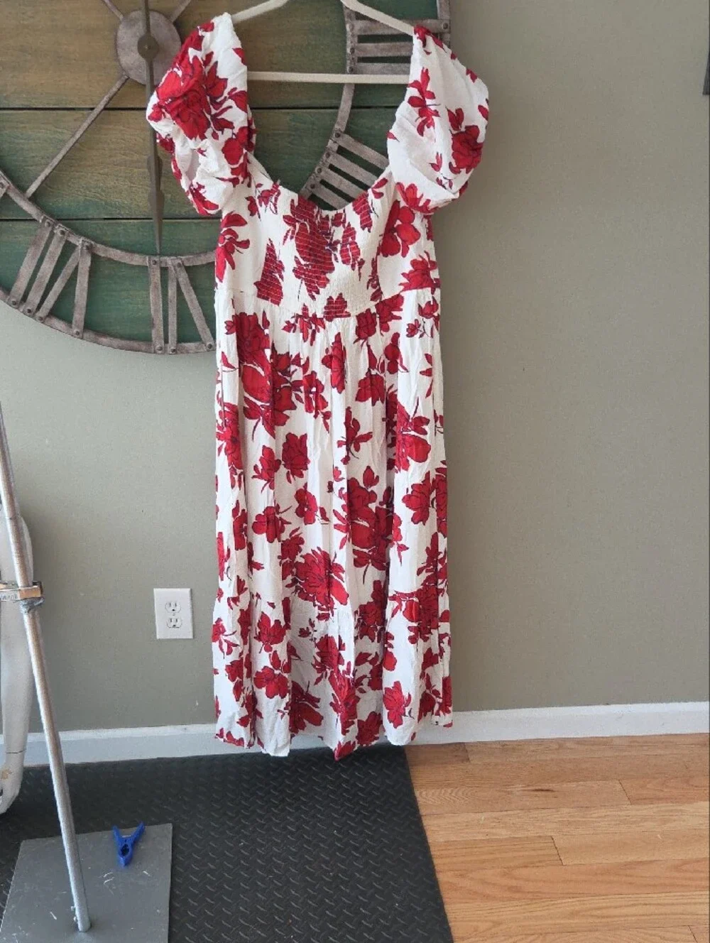 Abercrombie & Fitch off shoulder