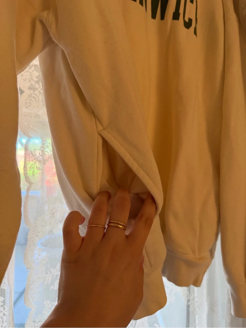 Brandy Melville soft cream