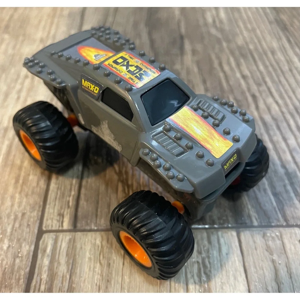 Monster Jam Max-D Maximum‎ Destruction Grey Monster Truck 2015 McDonalds Toy