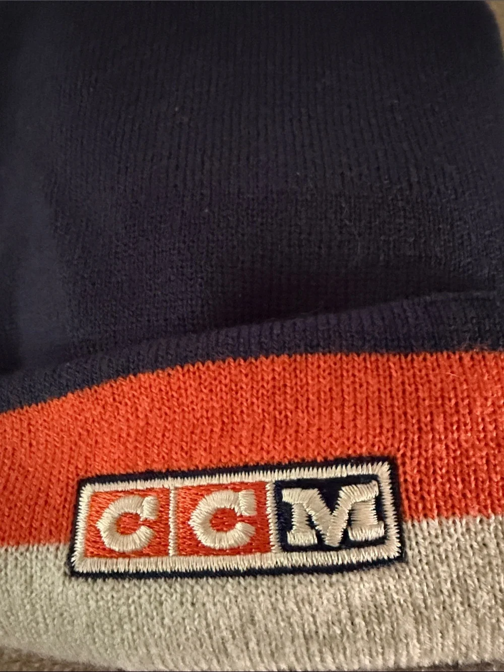 CCM knit pom