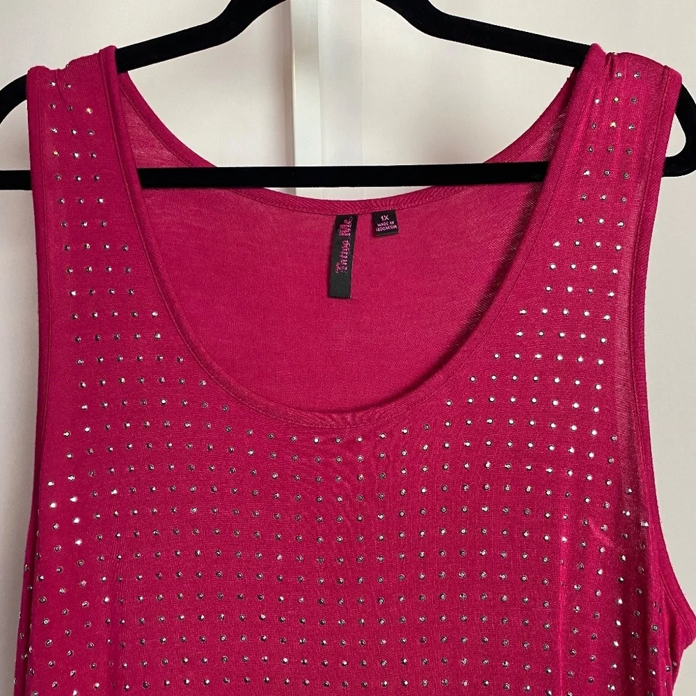 Tattoo Me Womenʻs Plus Size Pink Silver Studded Tank with Asymmetric Hem 1X