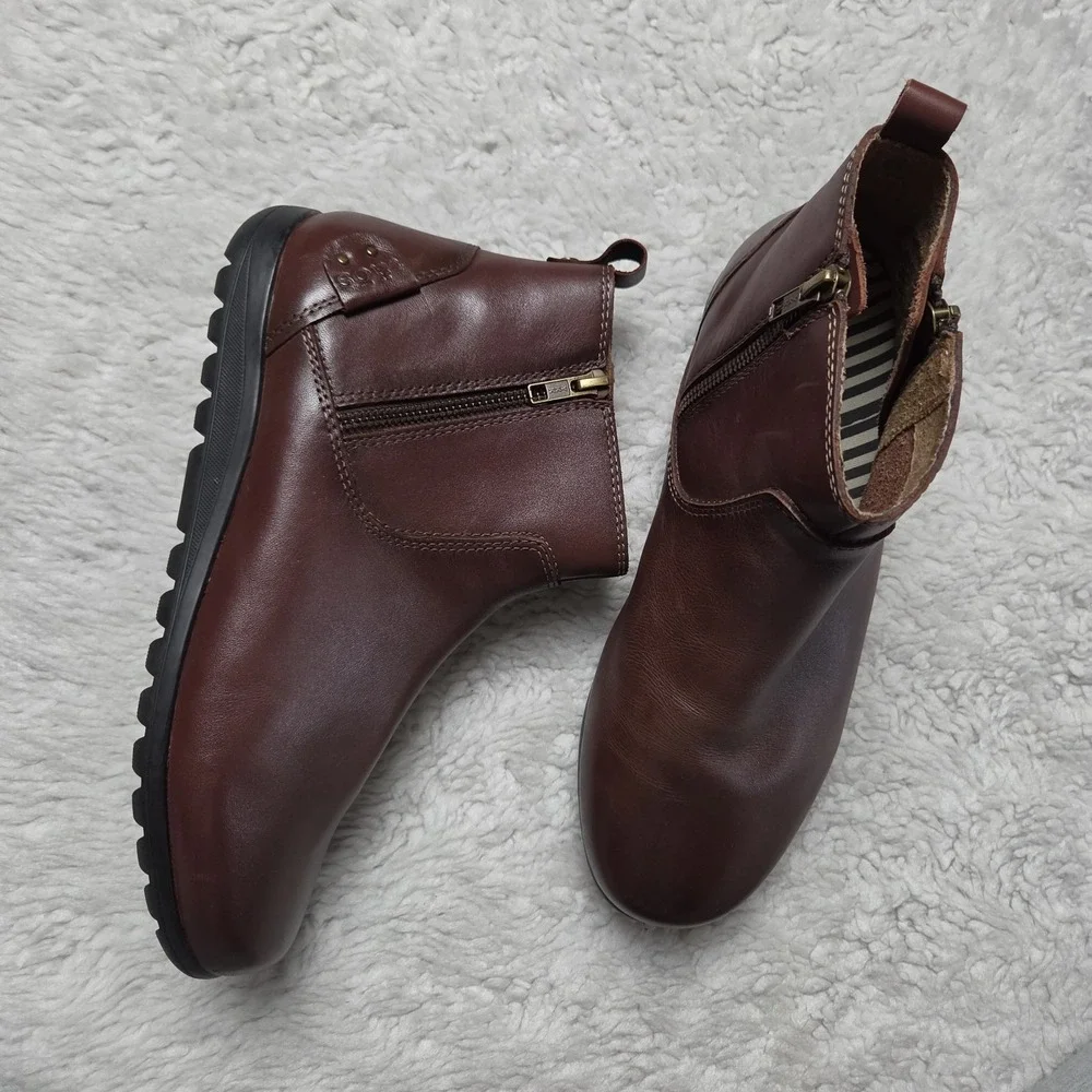 Taos Select Leather Ankle Boots Size 9.5 W Whiskey Brown Comfort Bootie