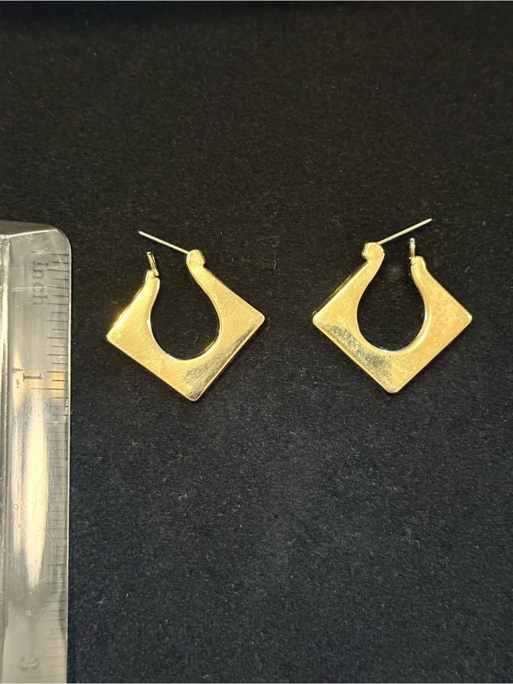N/A elegant gold