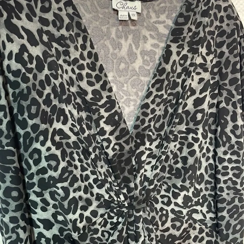 Chaus 3x black grey animal print polyester spandex top cap sleeve euc