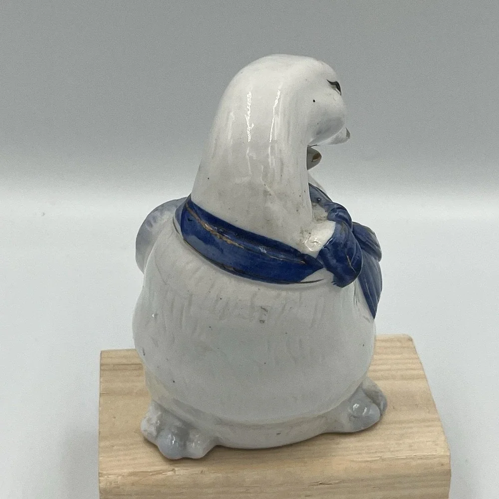 Unmarked beautiful porcelain