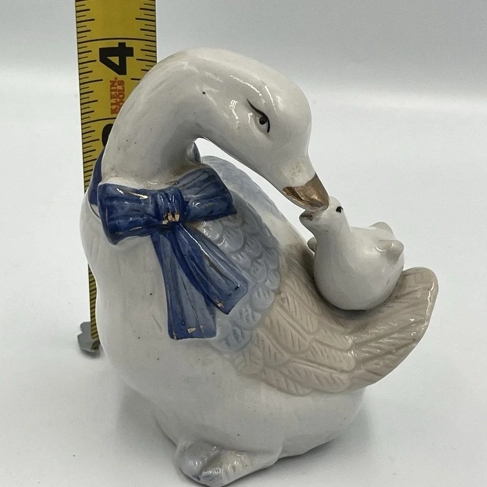 Unmarked beautiful porcelain