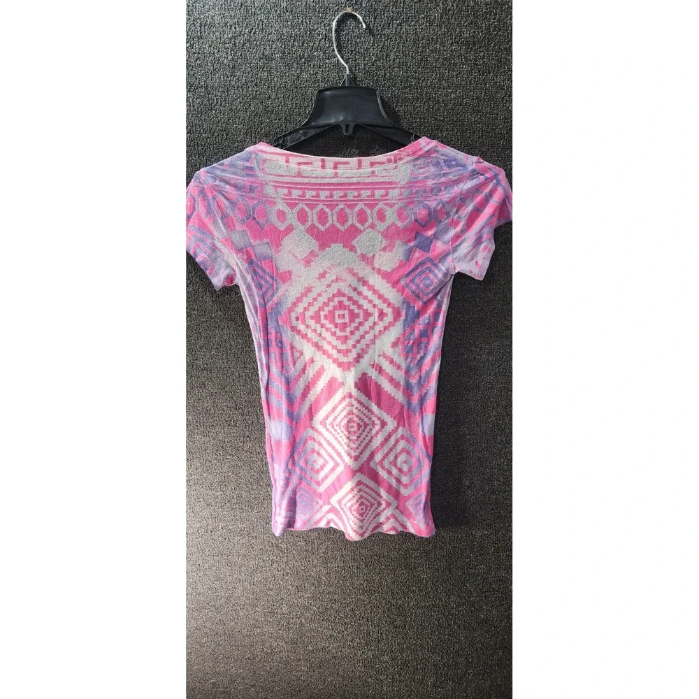 No Boundaries Womens Pink Purple Aztec Geometric V-Neck T-Shirt Size Small 3/5
