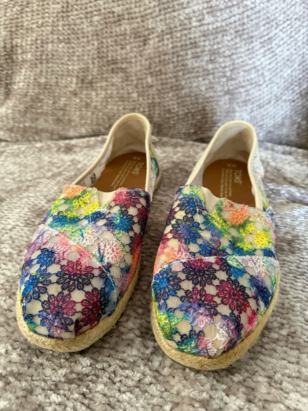 TOMS Women's Palmera Rainbow Crochet Lace Flats Slip On Sz 8