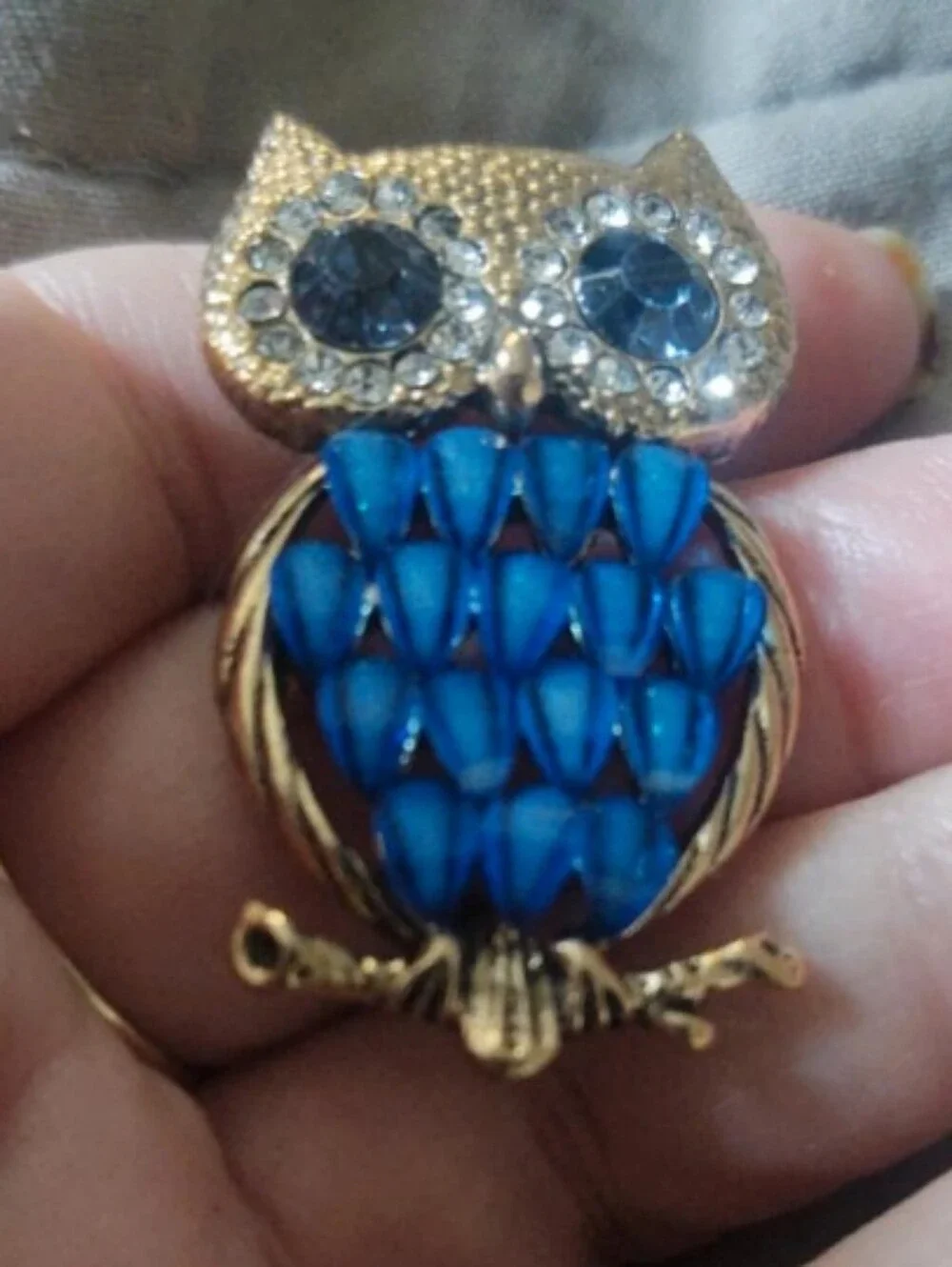 N/A eyes blue