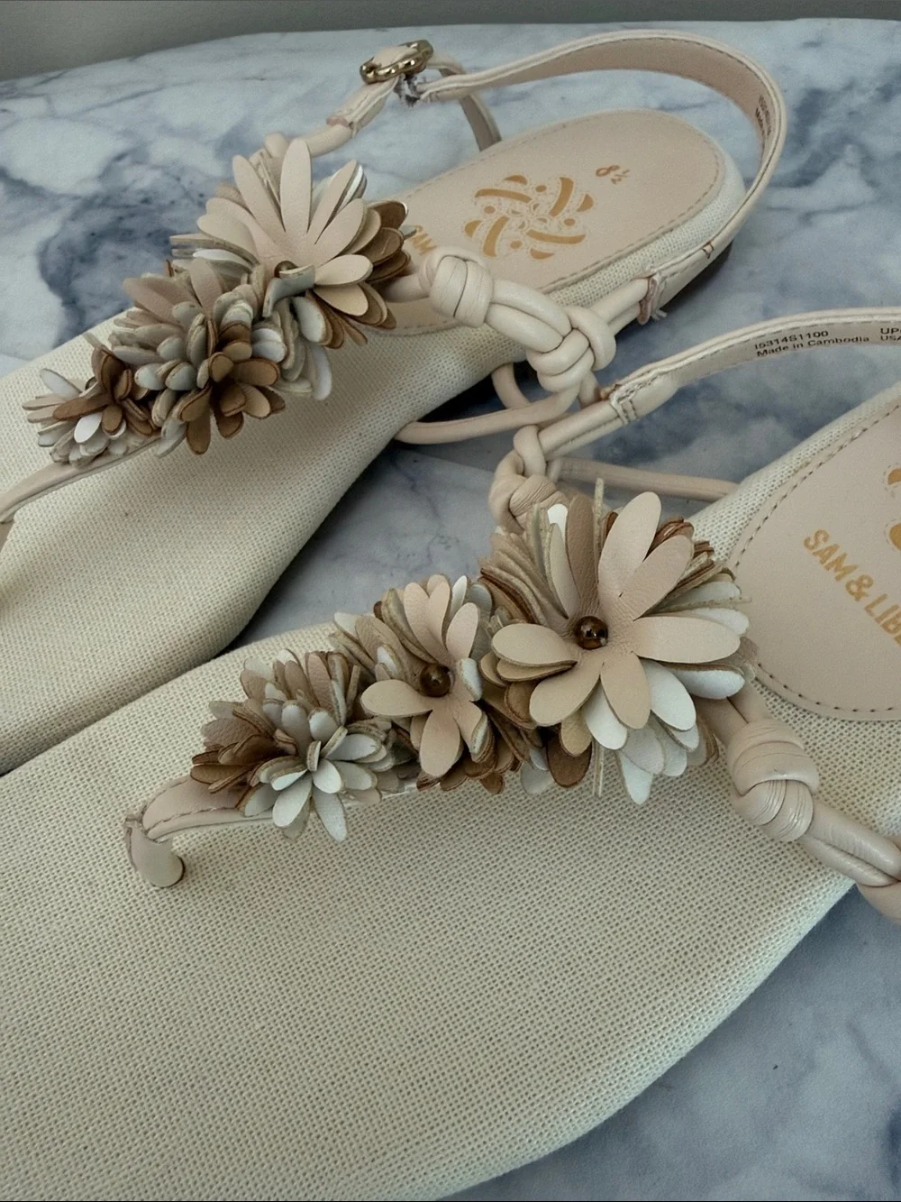 Sam & Libby strap versatile