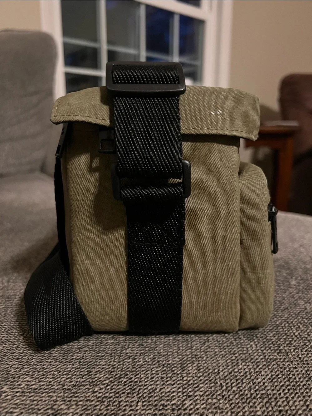 Samsonite compact messenger